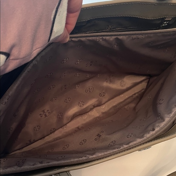 Tory Burch York Buckle Tote Bag in Saffiano Leather and a Grey/Taupe Color Purse - Picture 7 of 14